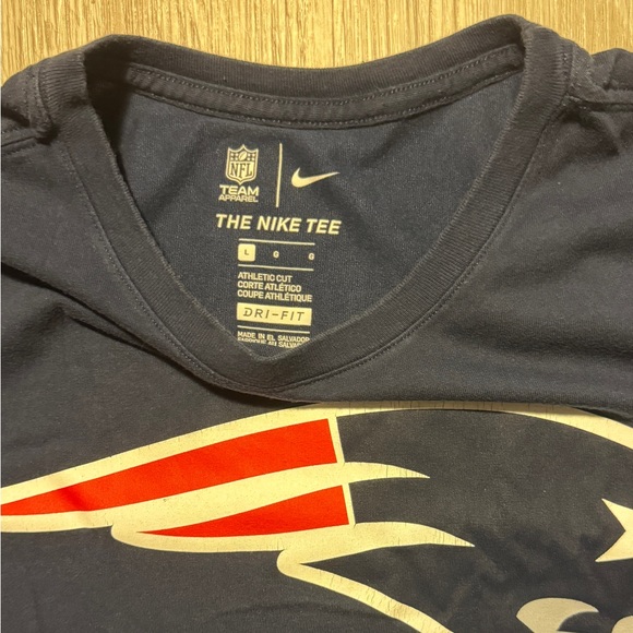 New England Patriots Nike Dri-Fit Shirt - Picture 2 of 3